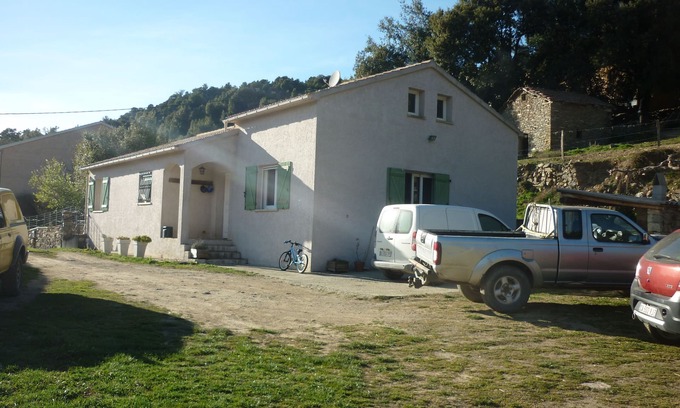 San-Lorenzo House | Perfect Retreat for Friends and Mountain Enthusiasts