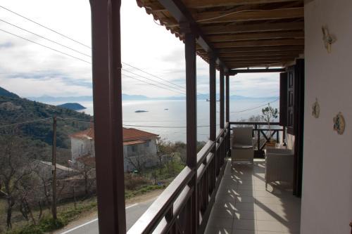 Glossa Apartment | Family-Friendly IDEAL House Skopelos - Your Perfect Getaway