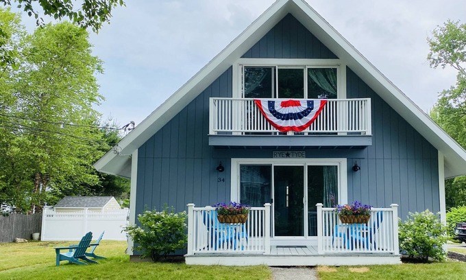 Rye House | Prime Location, Steps from Jenness Beach with Ocean Views!