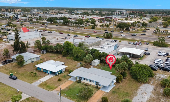 Port Charlotte House | Ideal location - 2bed/1bath near the beach & shops