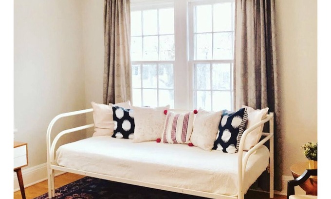 Morningside House | Prime Location in Edina: Explore Minneapolis Comfortably