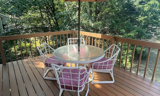 Saugatuck House | Prime Location in Saugatuck - Steps to Downtown & Blue Star Trail