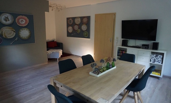 Eckersmuhlen Apartment | Perfectly Positioned Hotel by the Lake in Nuremberg