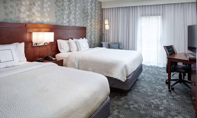 Brookfield Hotel | Perfect Blend of Comfort and Value with Indoor Pool!