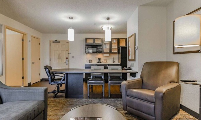 Huntsville Hotel | Cozy Retreat: Pet-Friendly Stay Near Sherwood Park