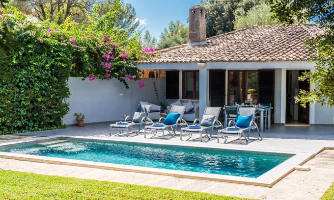 Crestatx House | Charming Casa Pequeña: Family-Friendly Retreat in Mallorca