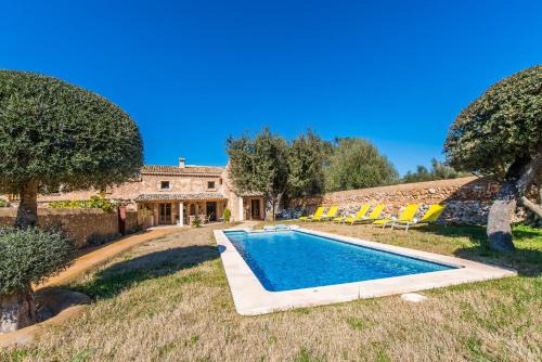 Costitx House | Discover Can Gelat: Pet-Friendly Stay with Pool Access