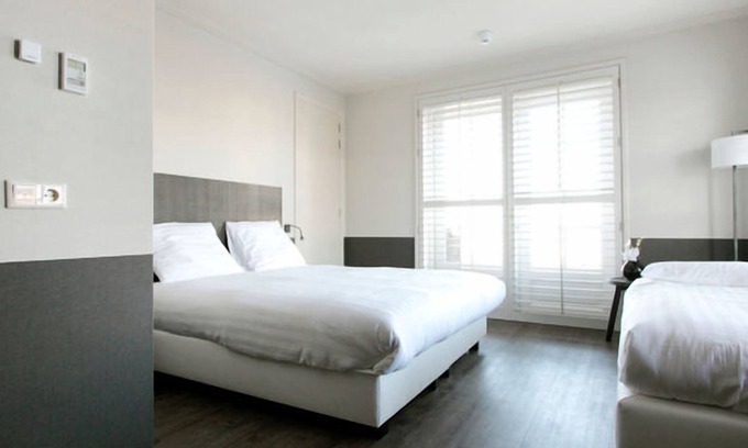 Municipality of Huizen House | Ideal Urban Stay w/Onsite Dining | Scenic Goois Nature Reserve & Local Sites