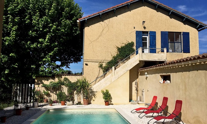 Noves Apartment | Tranquil Retreat with Patio, Garden & Pool - Guest Rated 9.8