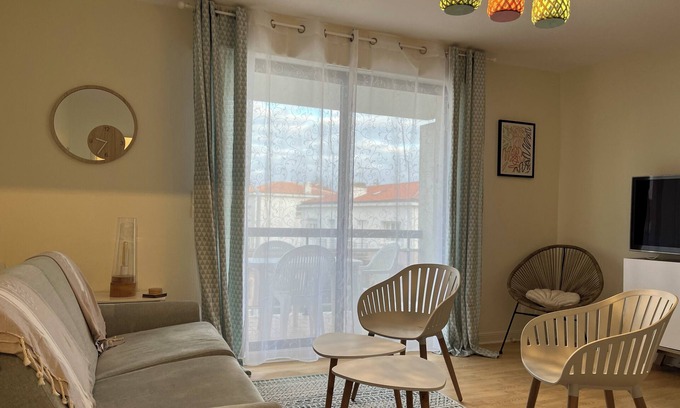 Royan Apartment | Ideally located apartment with balcony