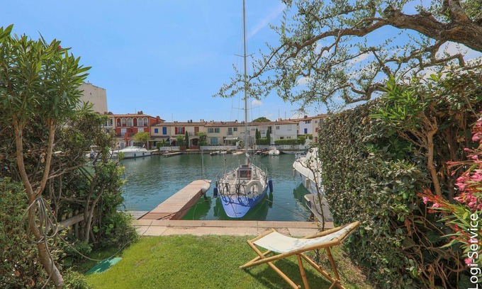 Port Grimaud House | Beachside Retreat for 8 - Ocean Views & Family-Friendly Fun