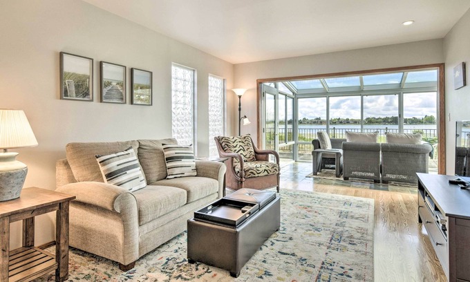 East End House | Perfectly Situated San Francisco Bay Home with Ocean Views