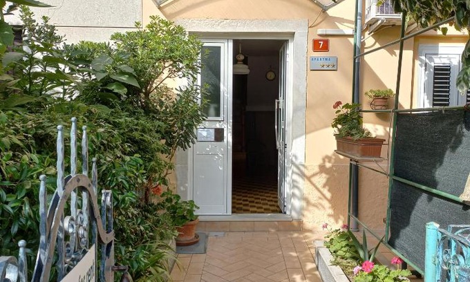 Izola House | Idila: Oceanfront Retreat with Exceptional Review Score 9.3