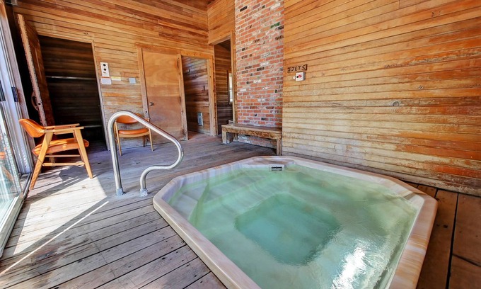 Twisp Hotel | Relax and Unwind at Idle A While - Family-Friendly Retreat