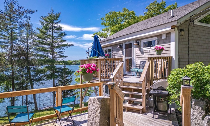 West Bath Cottage | Idyllic Idle Ours Cottage: Waterfront Retreat in Maine