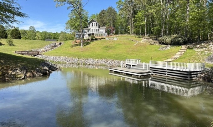 Eclectic House | Relaxing Lakefront Retreat at Idle Speed Lake Martin