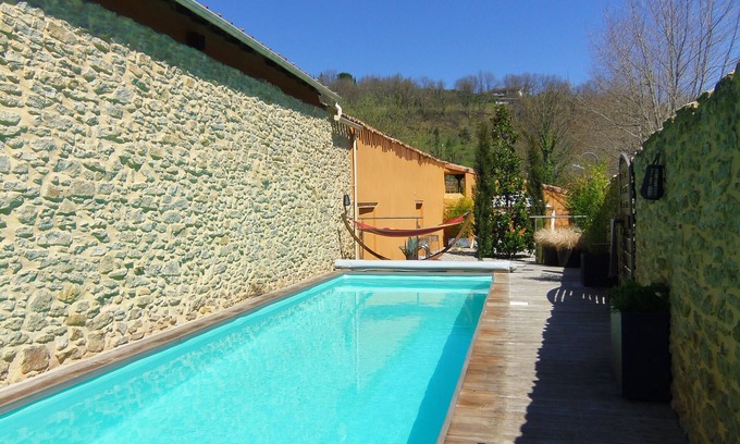 Sainte-Colombe-sur-lHers House | Tranquil Studio with Private Pool in Cathar Area