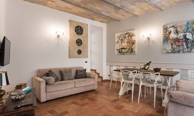 Monti Apartment | Idyllia | Delightful Colosseum Loft for Six with Breakfast