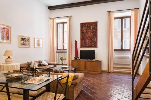 Navona Apartment | Charming Idyllia Apartment Near Teatro Pompeo, Rated 9.6