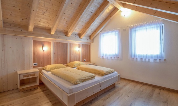 San Martino in Badia Apartment | Perfect "Dolomiten" Apartment: Balcony, Garden & Wi-Fi