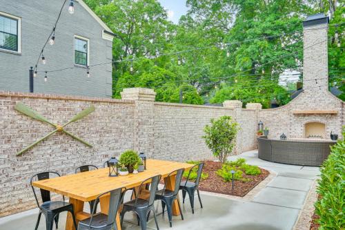 Belmont Historic District House | Charming Belmont Home Near Historic District with Hot Tub