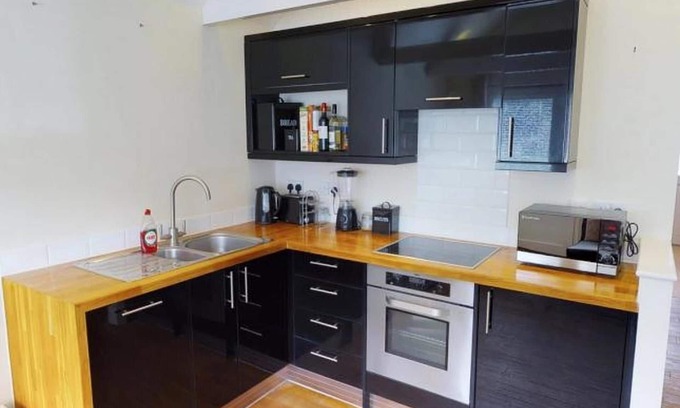 Hemel Hempstead House | Serene English Retreat in Tranquil Hertfordshire Town