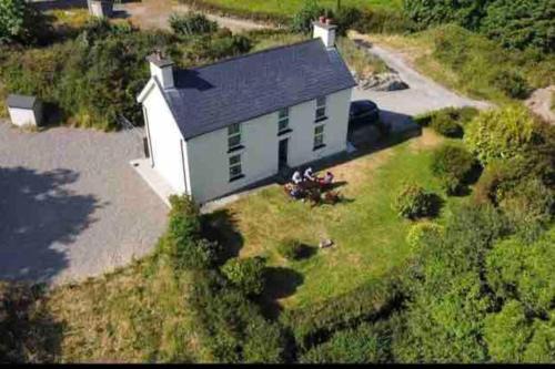 Skibbereen House | Family-Friendly Farmhouse Retreat in Beautiful West Cork