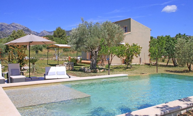Selva House | Peaceful Finca with Mountain Views & Private Overflow Pool