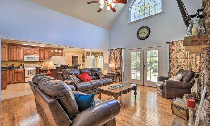 Hawkinsville House | Inviting Hawkinsville Retreat with Cozy Fire Pit & Spa