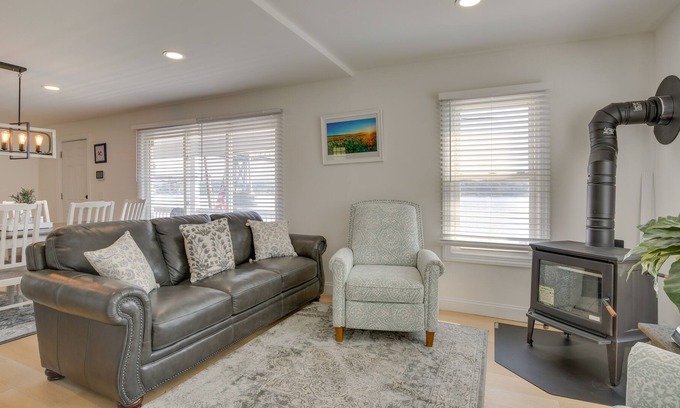 Poughkeepsie House | Idyllic Home on the Hudson w/ Updated Interior!