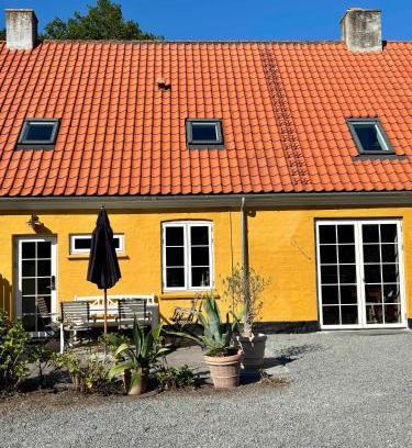 Sandvig House | Charming Cottage Near Hammers - Perfect for Families