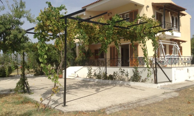 Amarinthos House | Seaside Villa "Vlichos" on Euboea with Ocean View