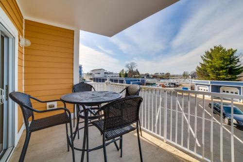 New Buffalo Apartment | Beautiful New Buffalo Condo Steps from Beach and Shops