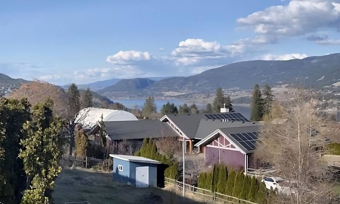 Central Okanagan Cabin | Idyllic Okanagan Retreat with Spectacular Views