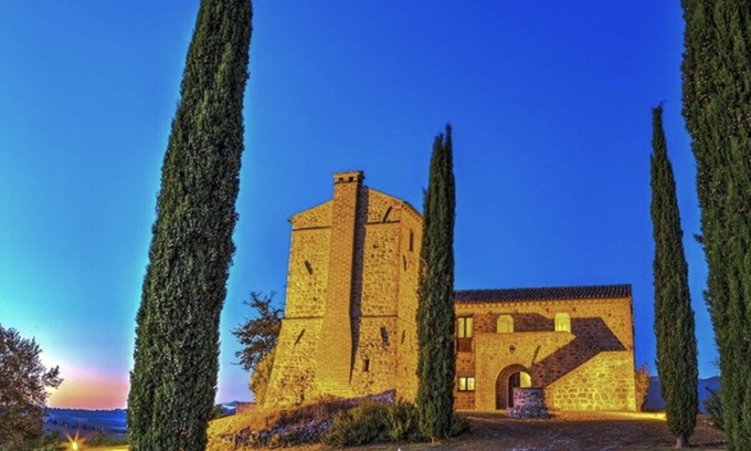 Acquasparta Villa | Idyllic Retreat with 360° Views and Inviting Pool