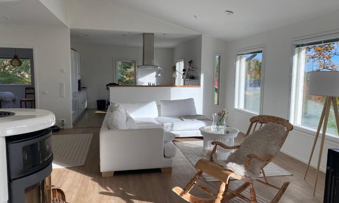 Porvoo Villa | Serene Sea View House - 4 Star, Rated 9.9/10 & Family-Friendly