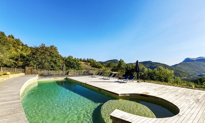 Teyssieres Cottage | Discover an Idyllic Mountain Retreat Surrounded by Lavender