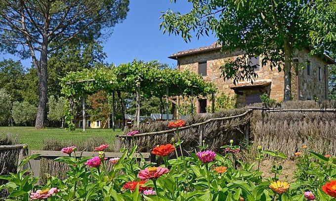 Lucignano House | Escape to a Tuscan Villa with Private Pool Near Arezzo
