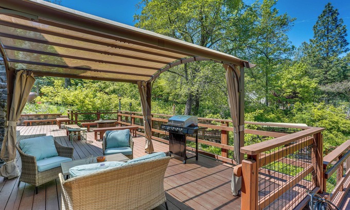 Shasta County House | Relaxing Whitmore Retreat with Hot Tub and Spa Amenities