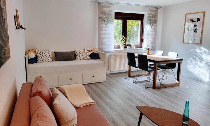 Nordost Apartment | Charming Idyllische Stadtrand-FeWo: 4-Star, Family Friendly