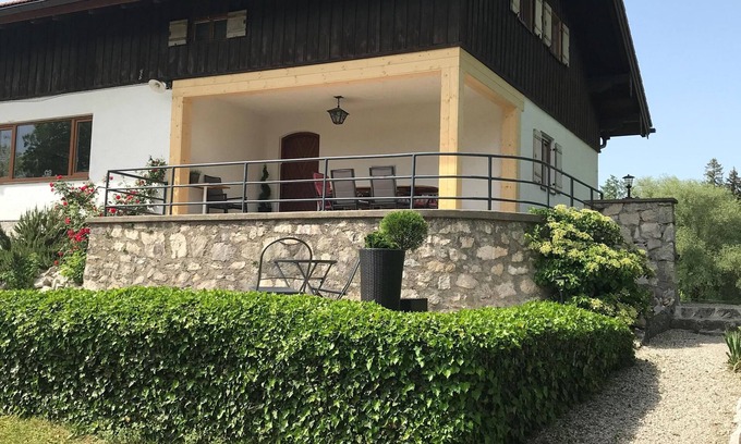 Westerbuchberg House | Inviting Country House with Large Garden for 9 Guests