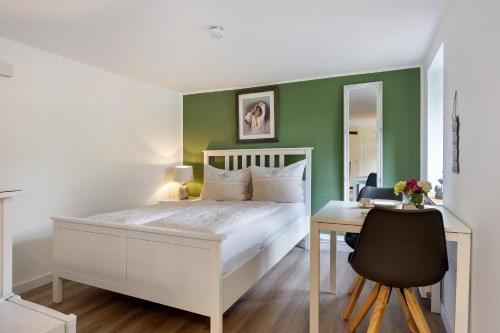 Stelle Apartment | Quaint Room Surrounded by Nature - Rated 9.5/10