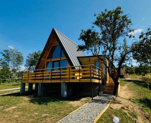 Valea Mare-Pravat House | Explore IezerVenture Cabins - Family-Friendly Retreat in ChiangMai