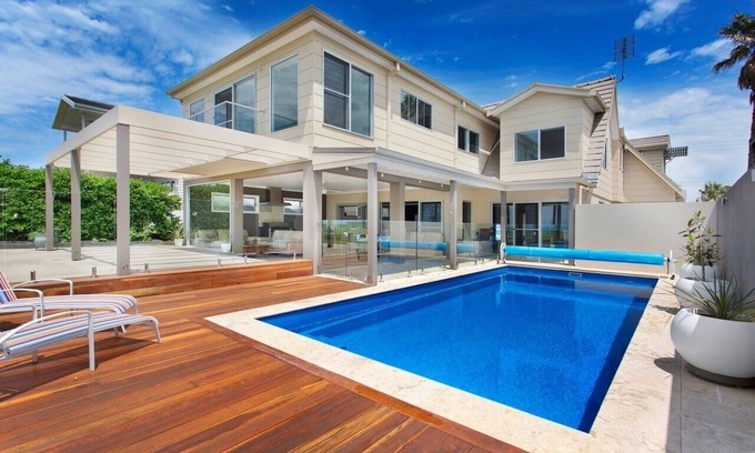 Kiama House | Discover Your Ideal Waterfront Holiday Home with Ocean Views