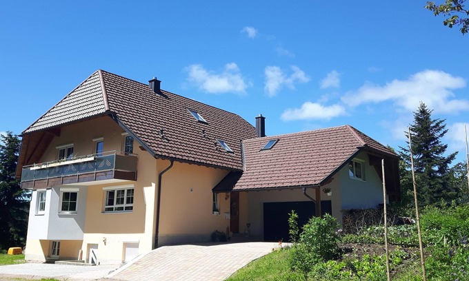 Wieden Apartment | Discover Serenity at House Grabenbühl with Pool & Spa
