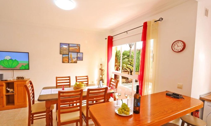 San Isidro Apartment | Inviting Ifara 22: Family-Friendly with a 9.3 Rating