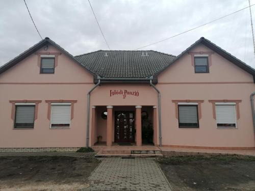 Kunszentmarton House | Family-Friendly Stay at Iglódi Panzió with Great Reviews