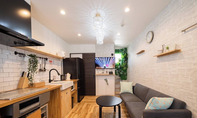 Nishiikebukuro House | Ikebukuro Retreat: Family-Friendly with Cafe Style Amenities