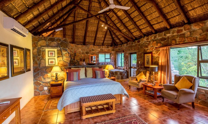 Ohrigstad Cabin | Unforgettable Iketla Lodge: 4-Star Family Retreat with Spa