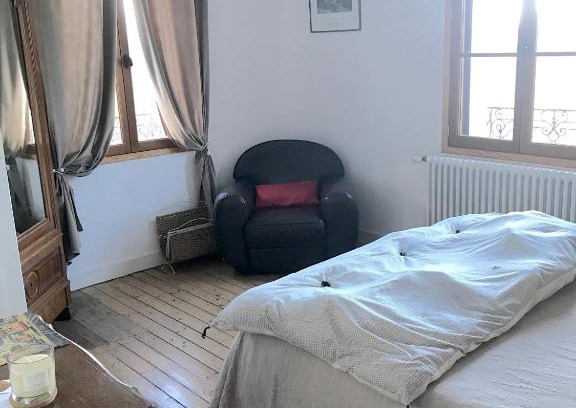 Saint-Yrieix-la-Perche Bed & Breakfast | Seaside Retreat: Il était une fois with Ocean Views